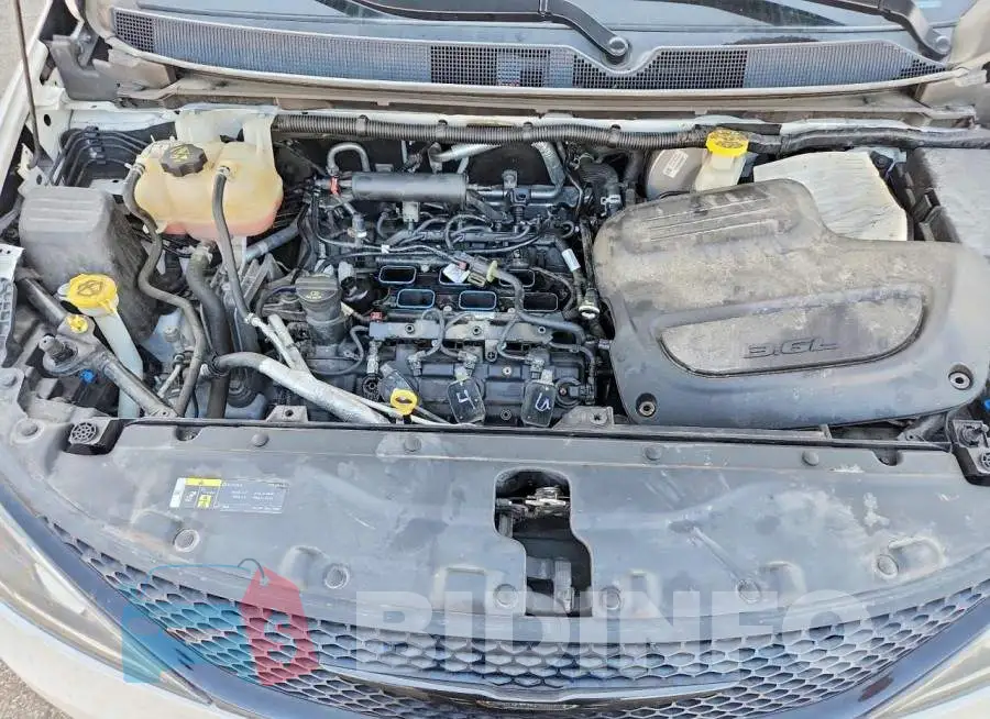 2C4RC1EGXKR613990 Photo# 12