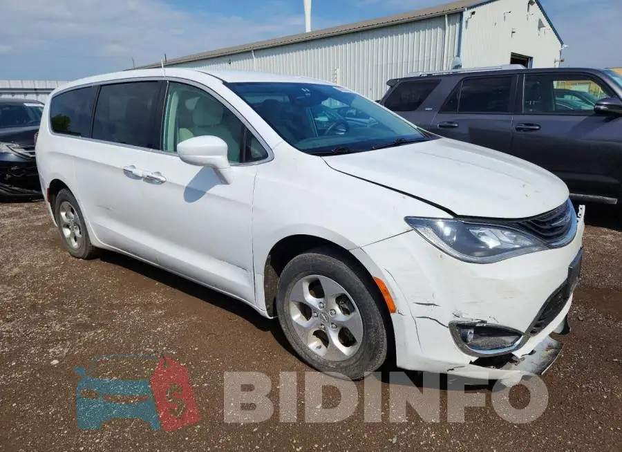 2C4RC1H73JR129671 Photo# 4