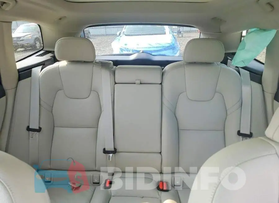 YV4M12RC9S1172027 Photo# 10