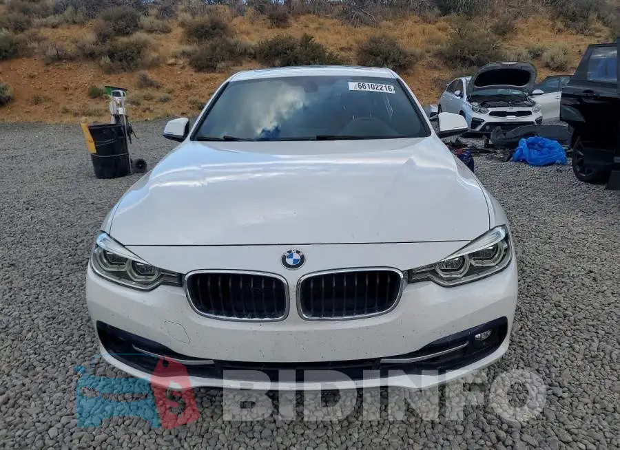 WBA8B9G56JNU96796 Photo# 5