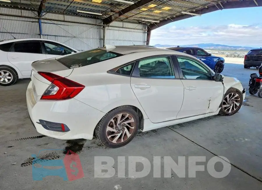 19XFC2F71HE232403 Photo# 3