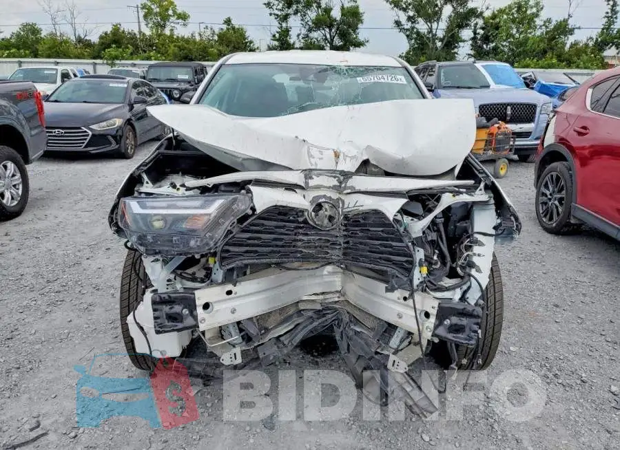 2T3F1RFV1RC437160 Photo# 5