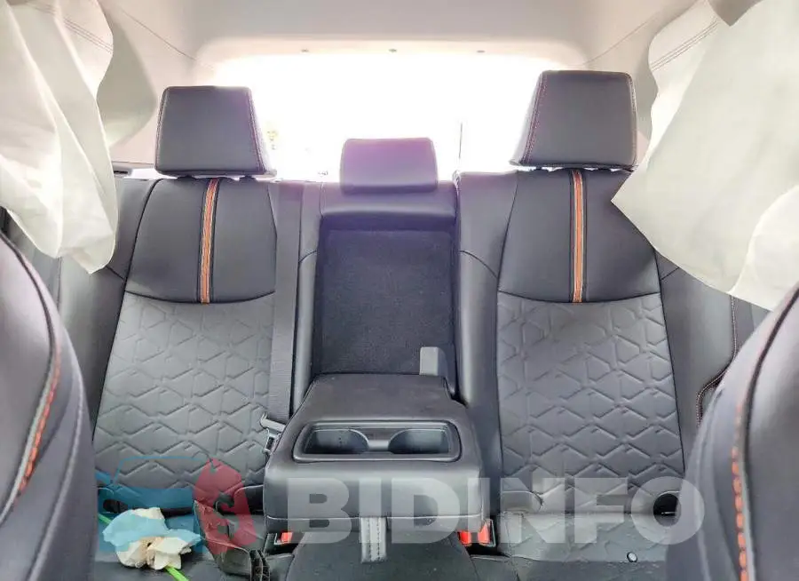2T3J1RFV4SW506132 Photo# 10