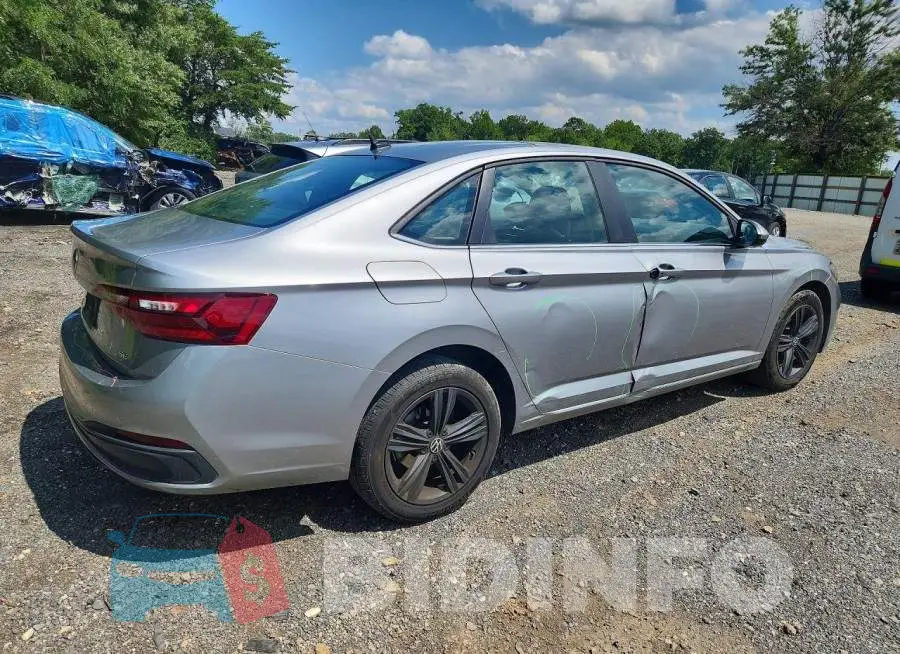 3VW7M7BU5NM031158 Photo# 3