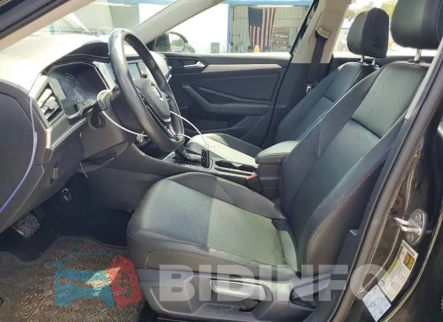 3VWC57BU5LM077825 Photo# 7