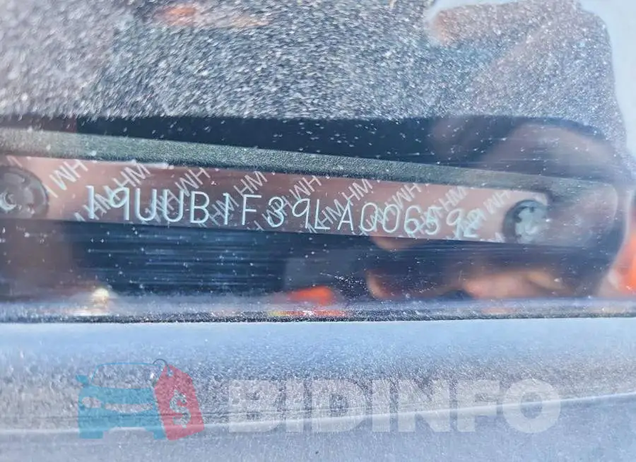 19UUB1F39LA006592 Photo# 12