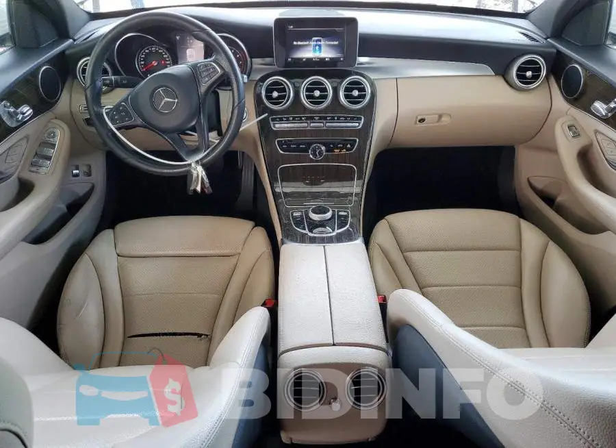 55SWF4HB2JU241422 Photo# 8