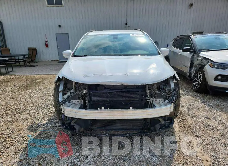 2C4RC1BG4JR106893 Photo# 5