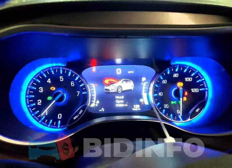 2C4RC1EG2HR635328 Photo# 9