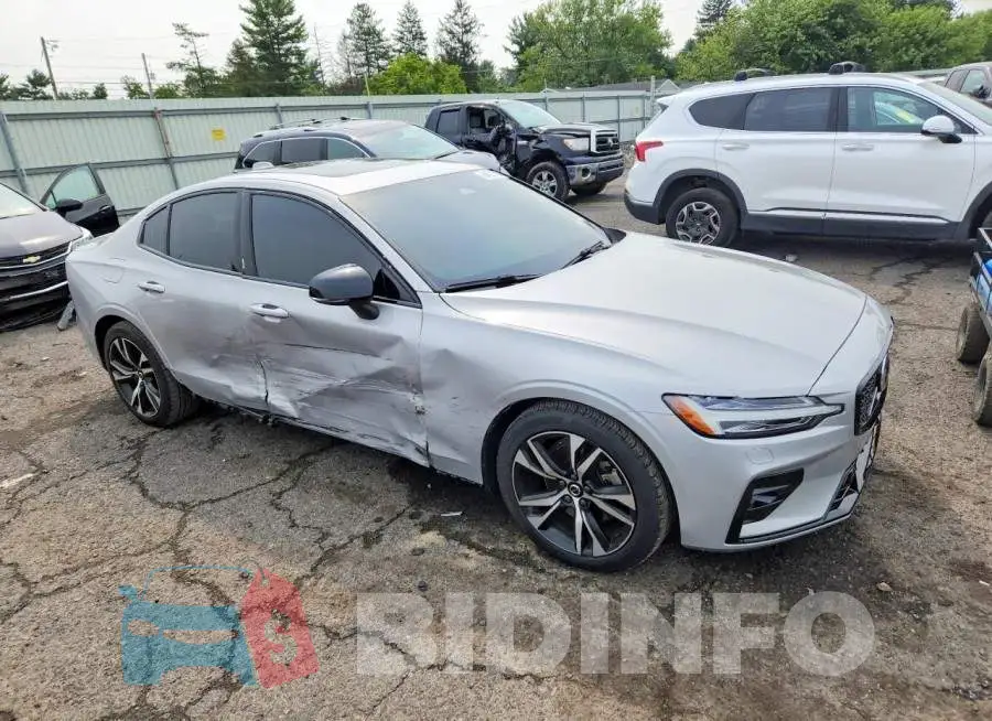 7JRL12FV4PG240678 Photo# 4