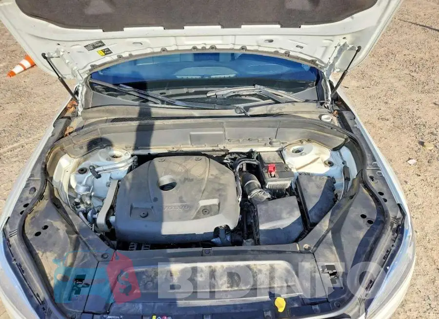 YV4102CK4M1736708 Photo# 12