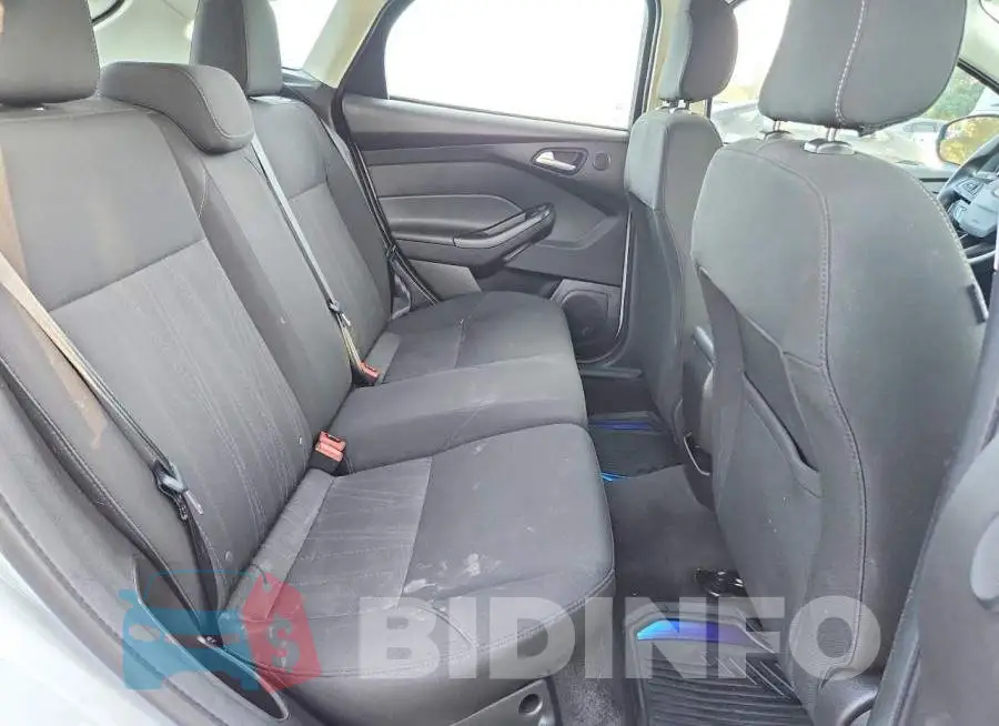 1FADP3M21JL224586 Photo# 10