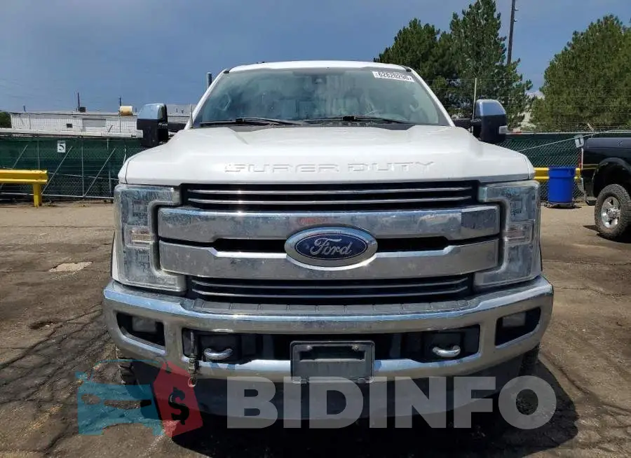 1FT7W2BT2JEB71773 Photo# 5
