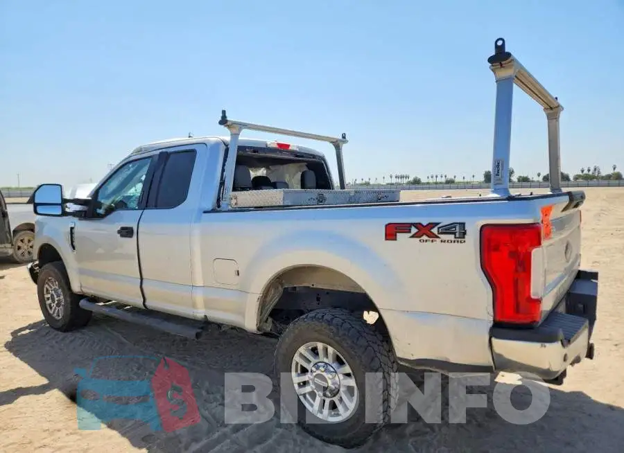 1FT7X2B69KED67878 Photo# 2