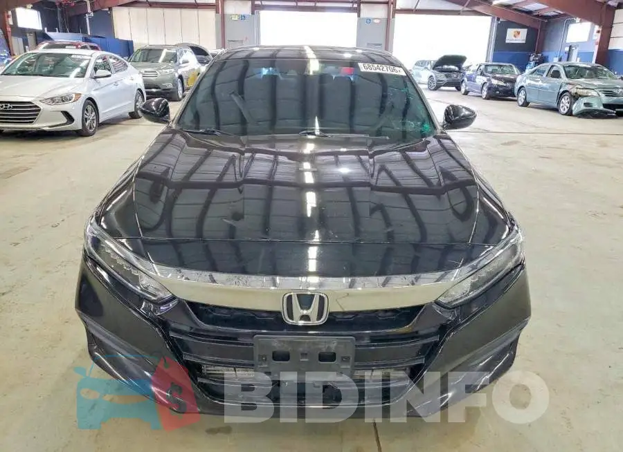 1HGCV1F11KA153375 Photo# 5