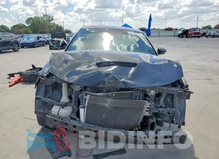 2C3CDXCTXKH643815 Photo# 5