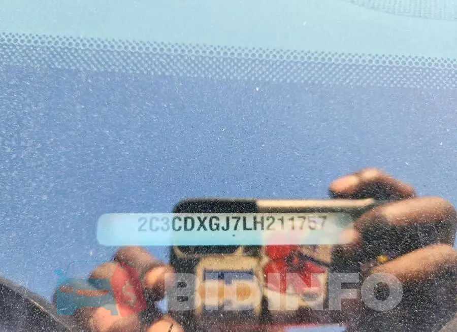 2C3CDXGJ7LH211757 Photo# 12
