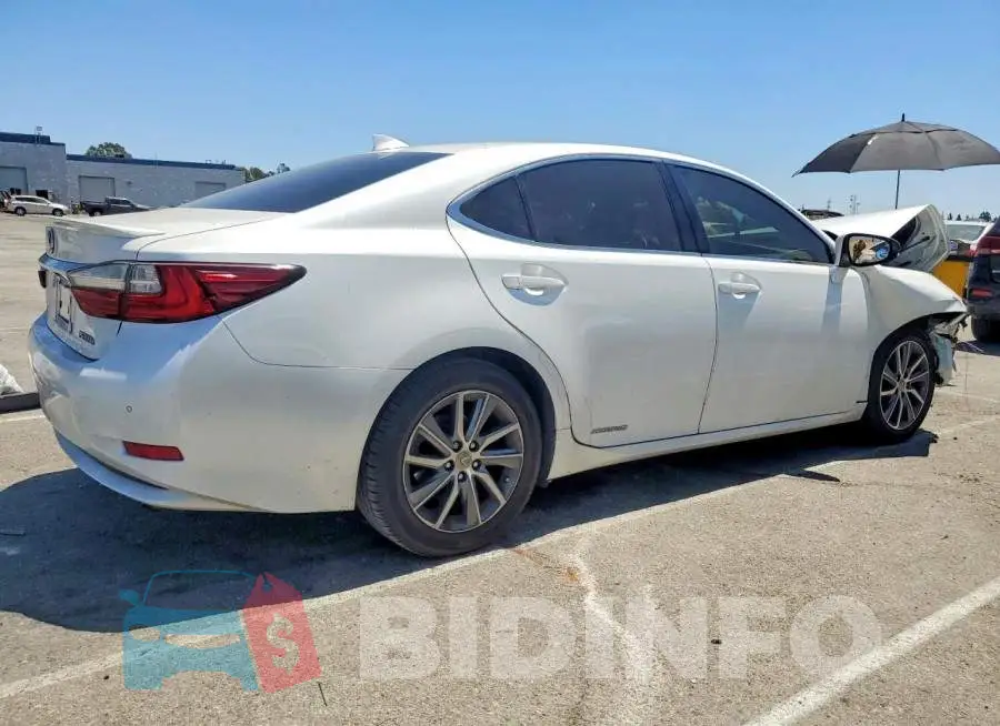 JTHBW1GG3H2140915 Photo# 3