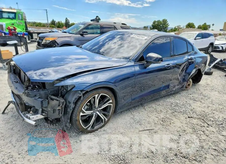 7JRL12FL4RG285637 Photo# 1