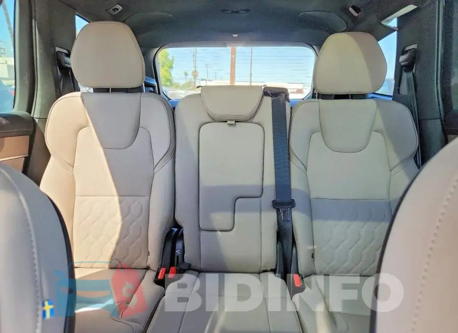 YV4H60PE9T1516209 Photo# 10