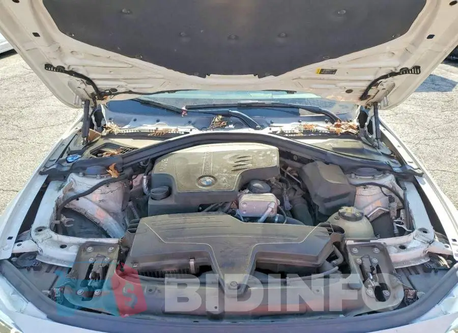 WBA8E1G3XHNU17387 Photo# 11