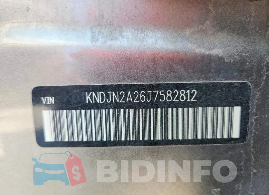 KNDJN2A26J7582812 Photo# 13
