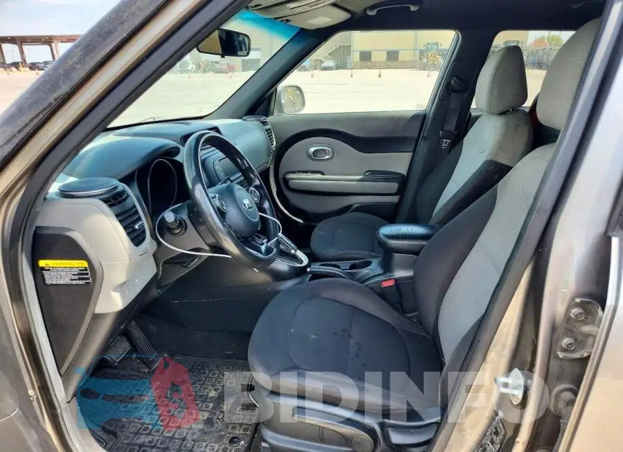 KNDJN2A26J7582812 Photo# 7