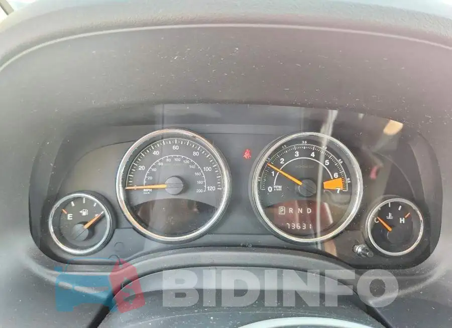 1C4NJDEB7HD175998 Photo# 9