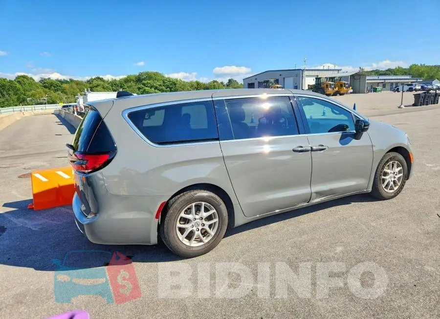 2C4RC1BG6SR532327 Photo# 3