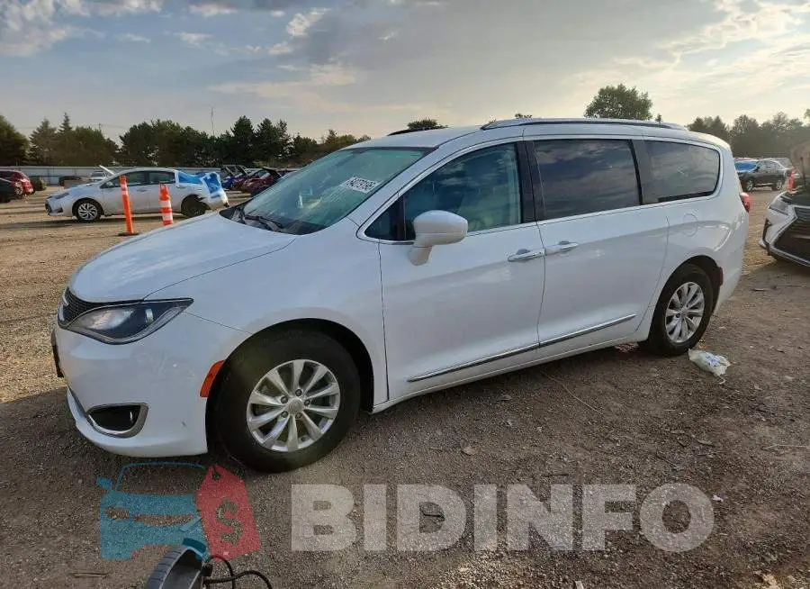 2C4RC1BGXJR136447 Photo# 1