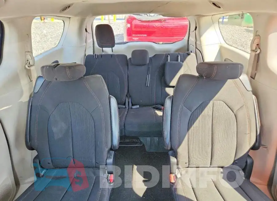 2C4RC1FG5JR212182 Photo# 10