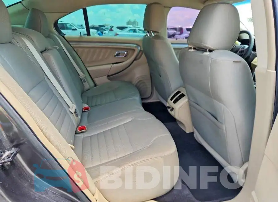 1FAHP2D85HG143156 Photo# 10