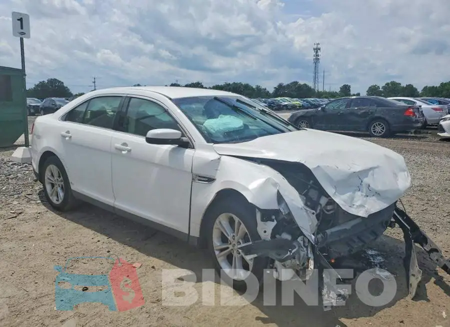 1FAHP2E89JG102372 Photo# 4