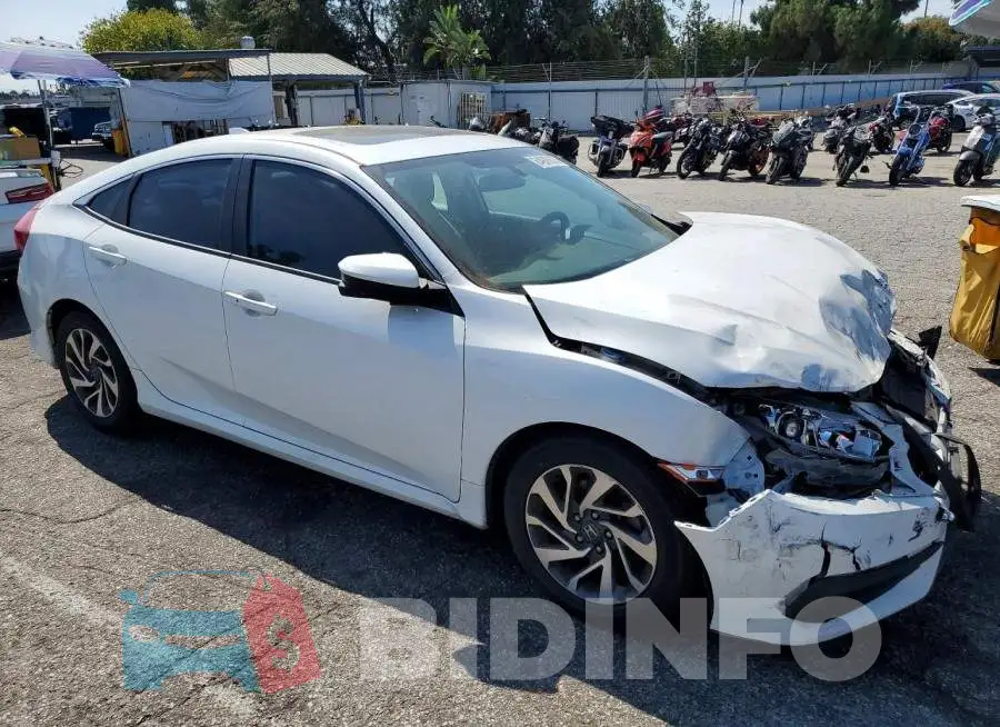19XFC2F77JE209827 Photo# 4
