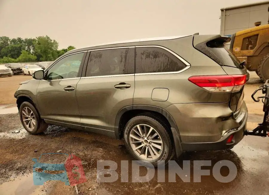 5TDJZRFH7JS910898 Photo# 2