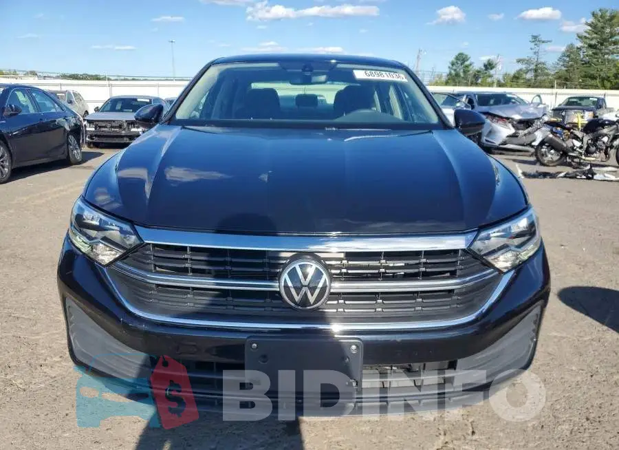 3VW5M7BU9PM005589 Photo# 5