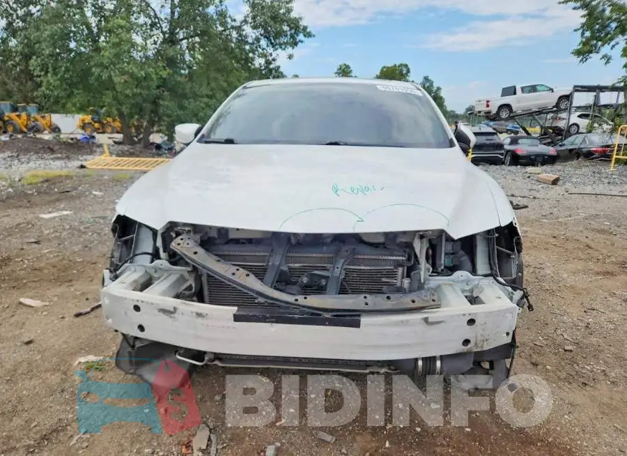 19UDE2F38JA003208 Photo# 5