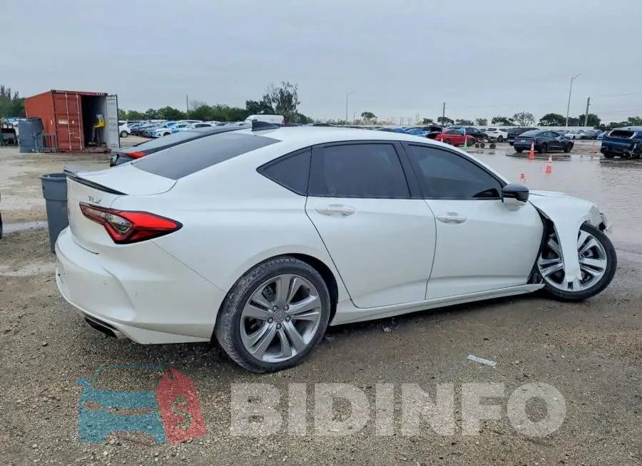 19UUB5F47PA000151 Photo# 3