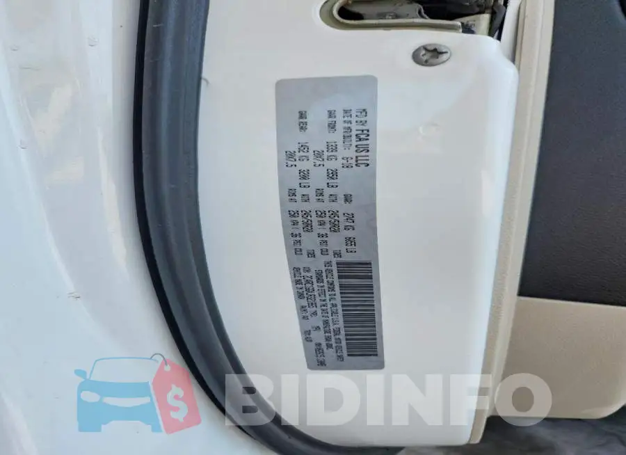 2C4RC1GGXJR321865 Photo# 12