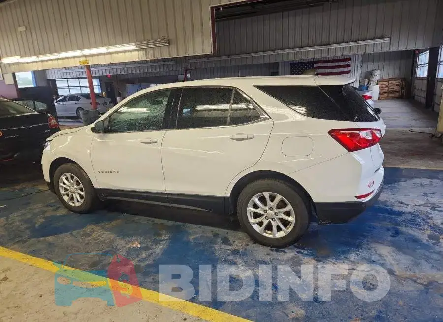 2GNAXTEV5L6170010 Photo# 2