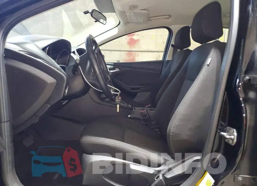 1FADP3FE1JL221422 Photo# 7