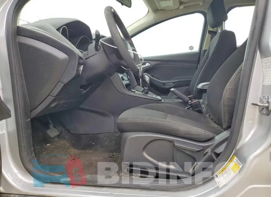 1FADP3M22HL226132 Photo# 7