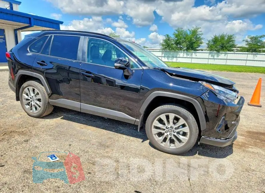 2T3A1RFV8SW551784 Photo# 4