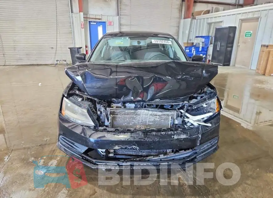 3VW167AJ5HM302294 Photo# 5