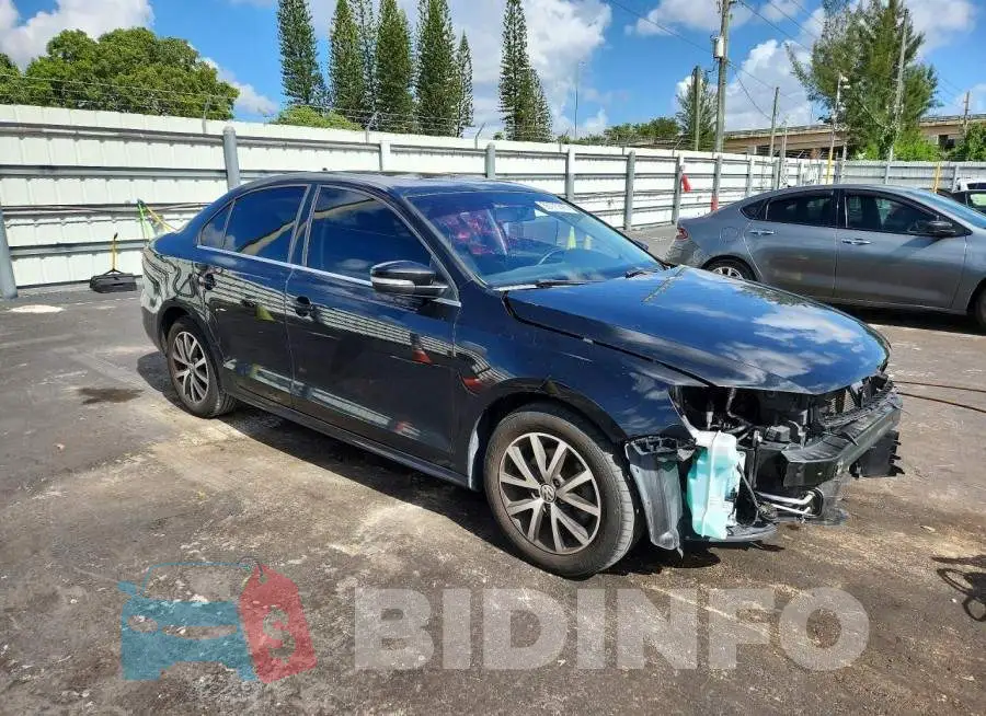 3VWB67AJ1HM252014 Photo# 4