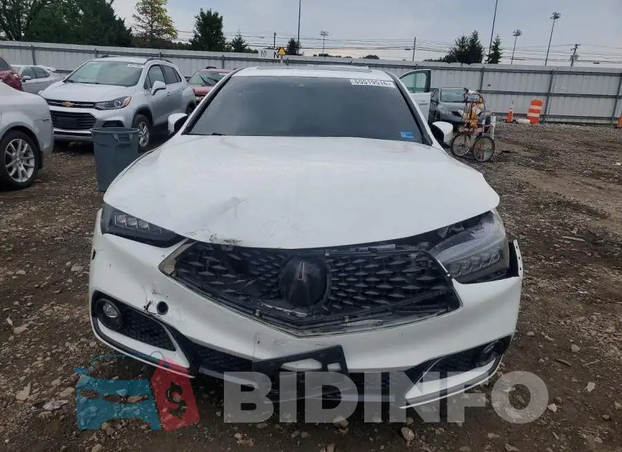 19UUB3F62LA802381 Photo# 5