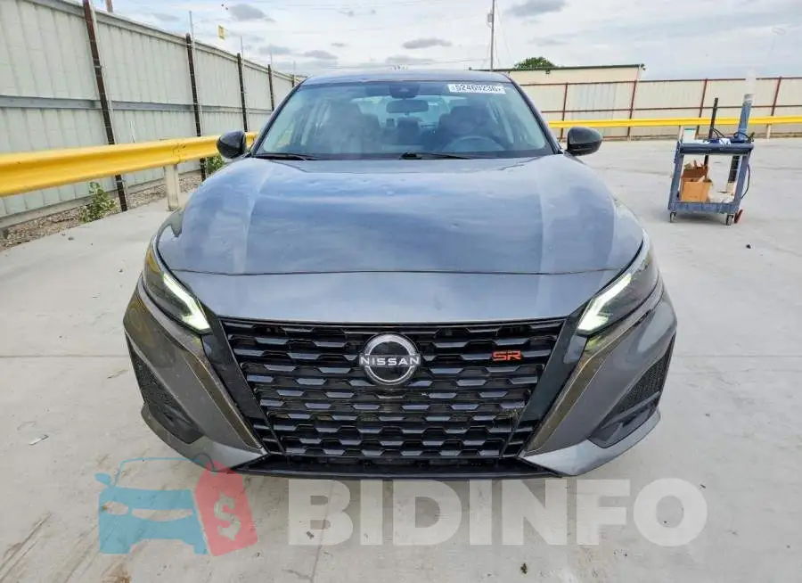 1N4BL4CV1PN320364 Photo# 5