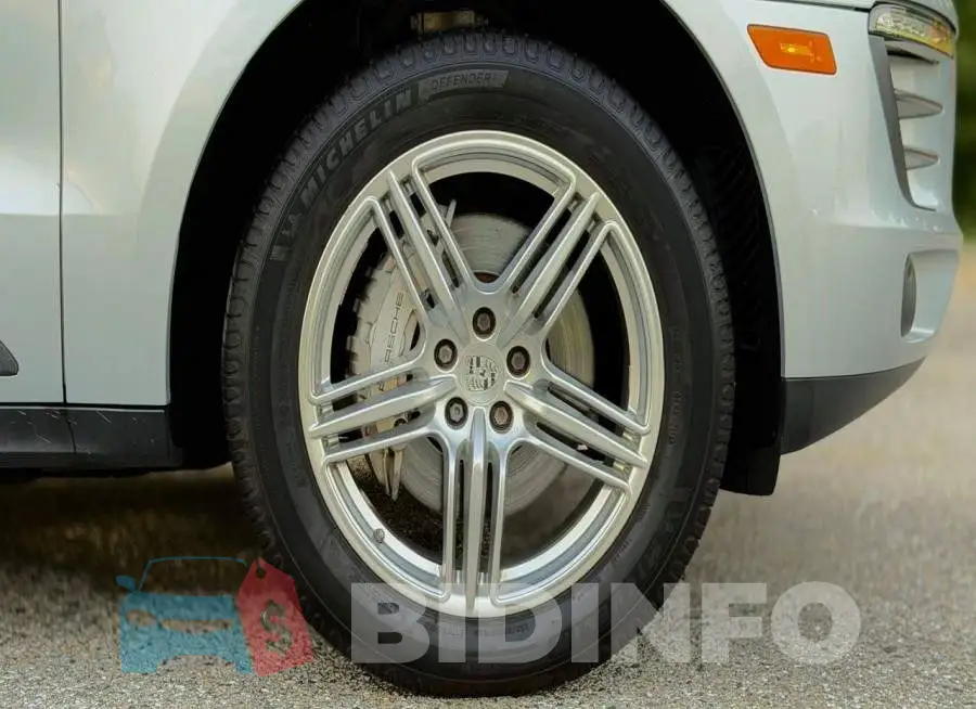 WP1AB2A56HLB10242 Photo# 15