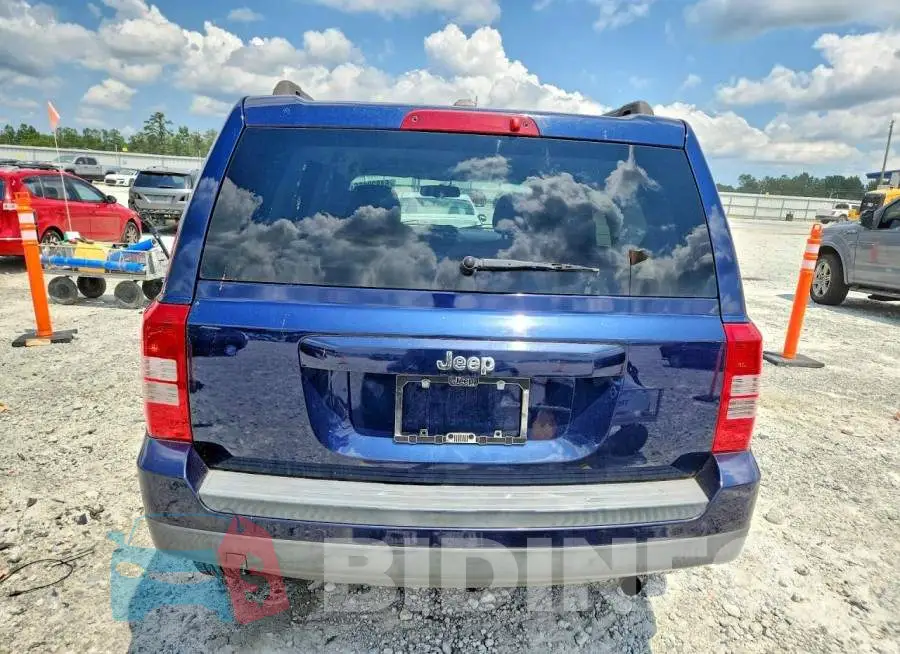 1C4NJPBB3HD131776 Photo# 6