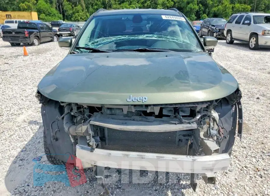 3C4NJDCB9LT127103 Photo# 5